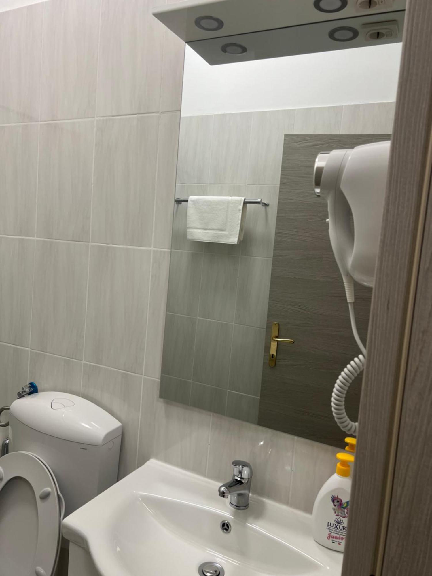 Turati Termini Bed & Breakfast Rome Bagian luar foto