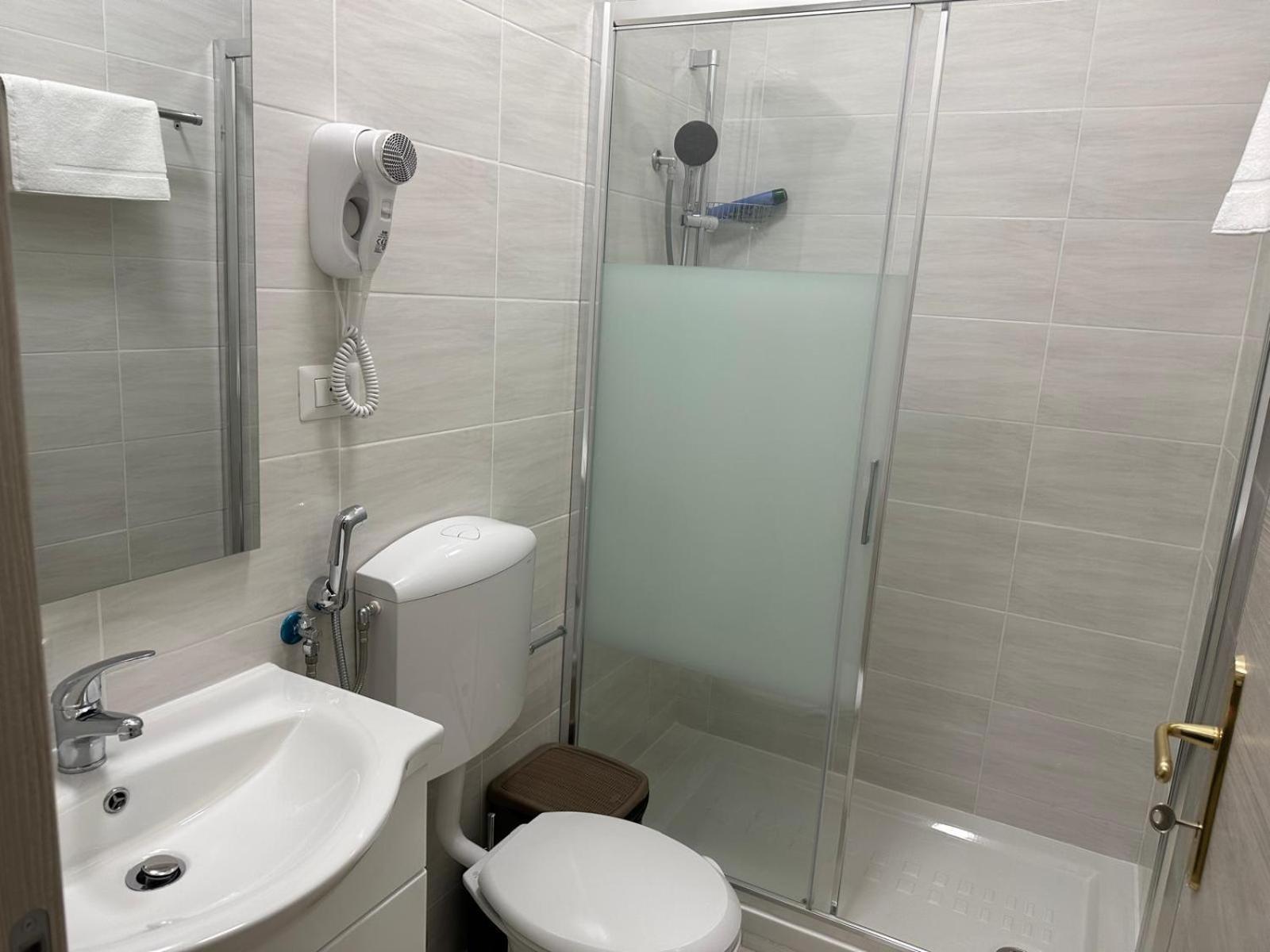 Turati Termini Bed & Breakfast Rome Bagian luar foto